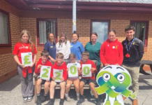 Ysgol yn codi £2,200 ar gyfer Uned Cemotherapi Glangwili Model School