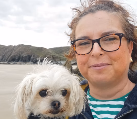 Two Minutes Could Save Up To Nine Lives This Organ Donation Week helen with dog