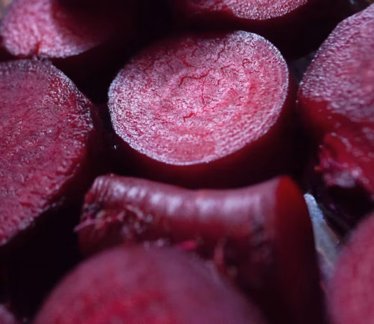 Pharmacist Explains the Superfood That Can Turn Your Stool Red photo 1744028982670 67ca067bedfa