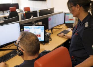 Arwyr mewn Clustffonau: Dathlu’r bobl y tu ôl i’n hymateb Joint Fire Control MAWWFRS & SWFRS cropped