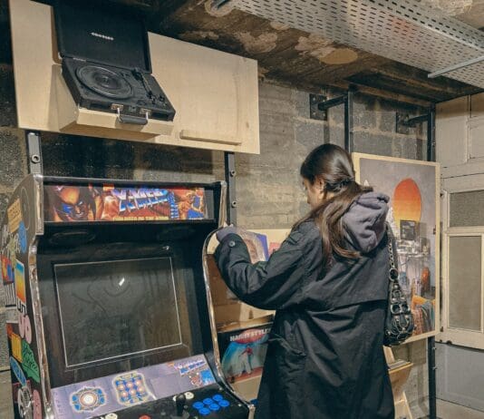 Brick and Mortar Shops, is it still the future of gaming? pexels gokceerem 16565752